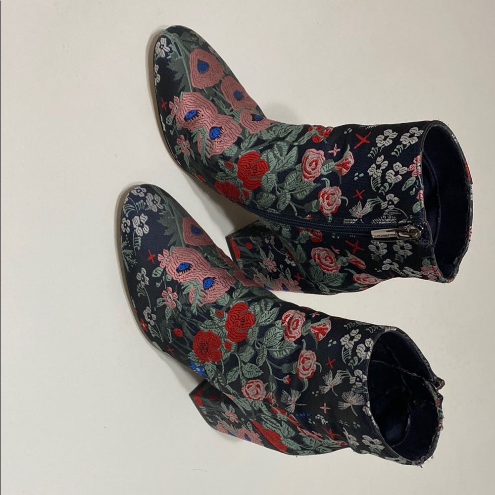 Vince Camuto Floral Embroidered Women's Boots